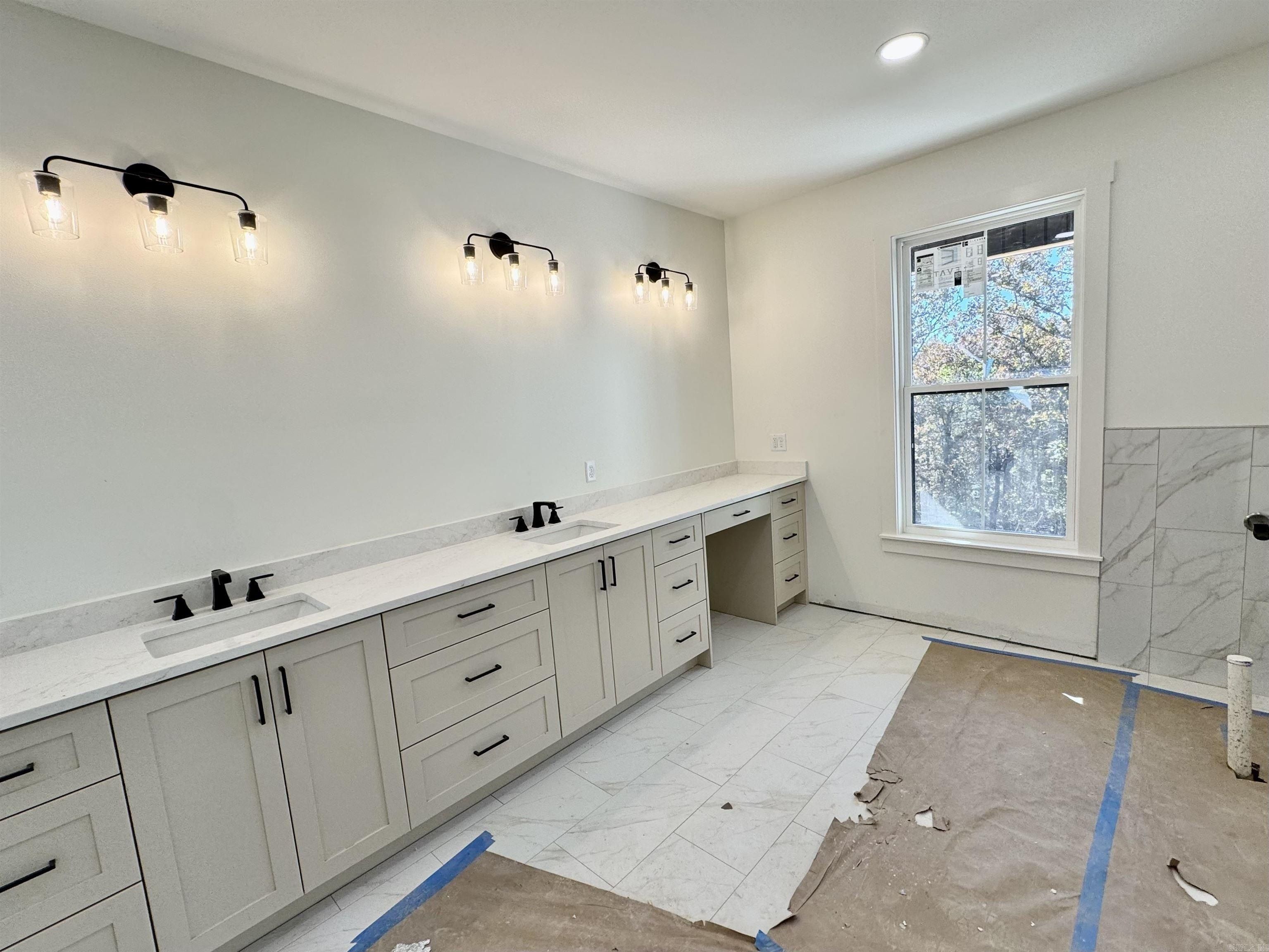 1141 Fern Ridge. Sherwood, AR 72120