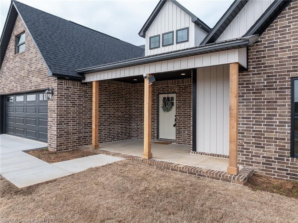 509 Waggoner  Ln. Barling, AR 72923