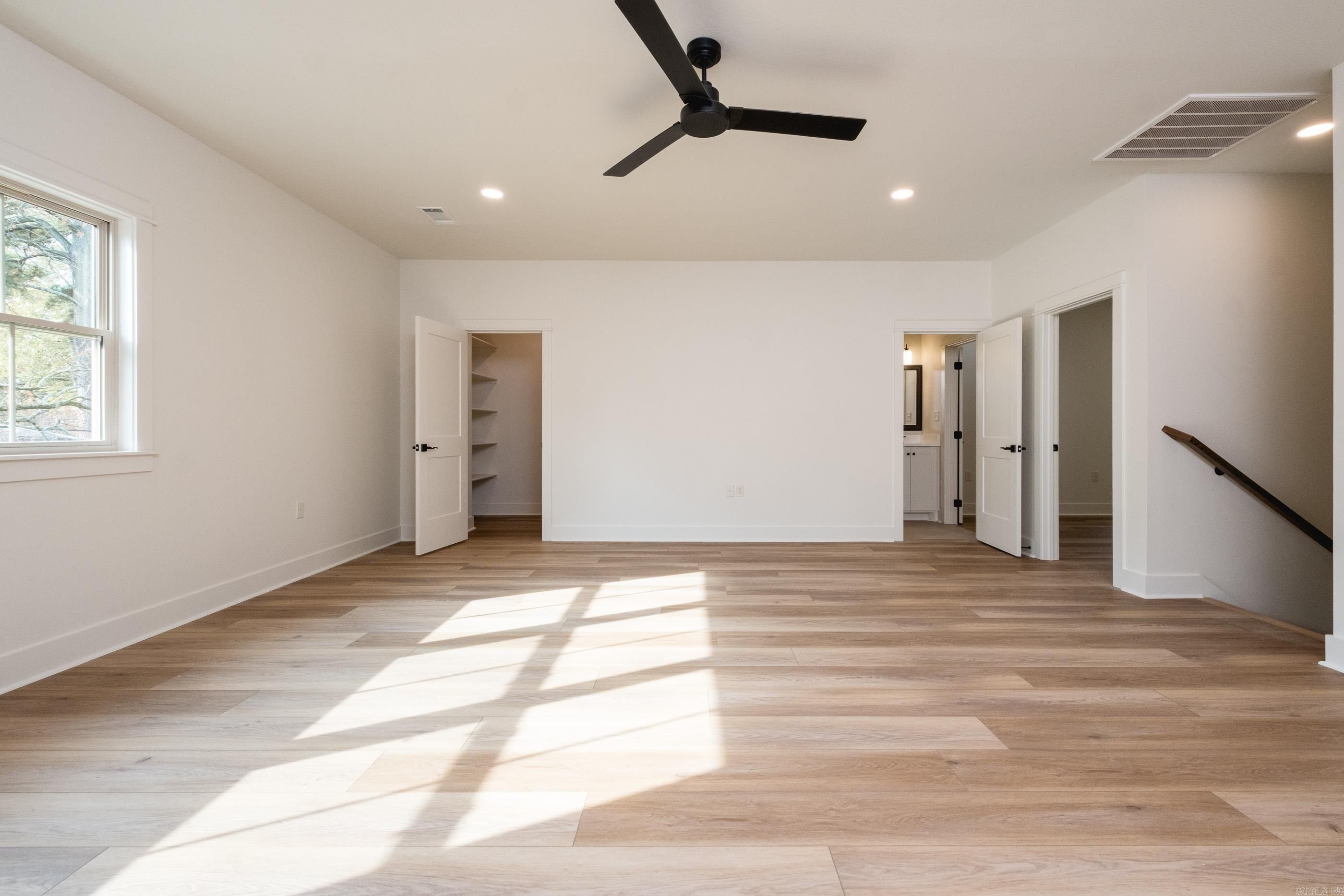 6119 Kenwood Road. Cammack Village, AR 72207