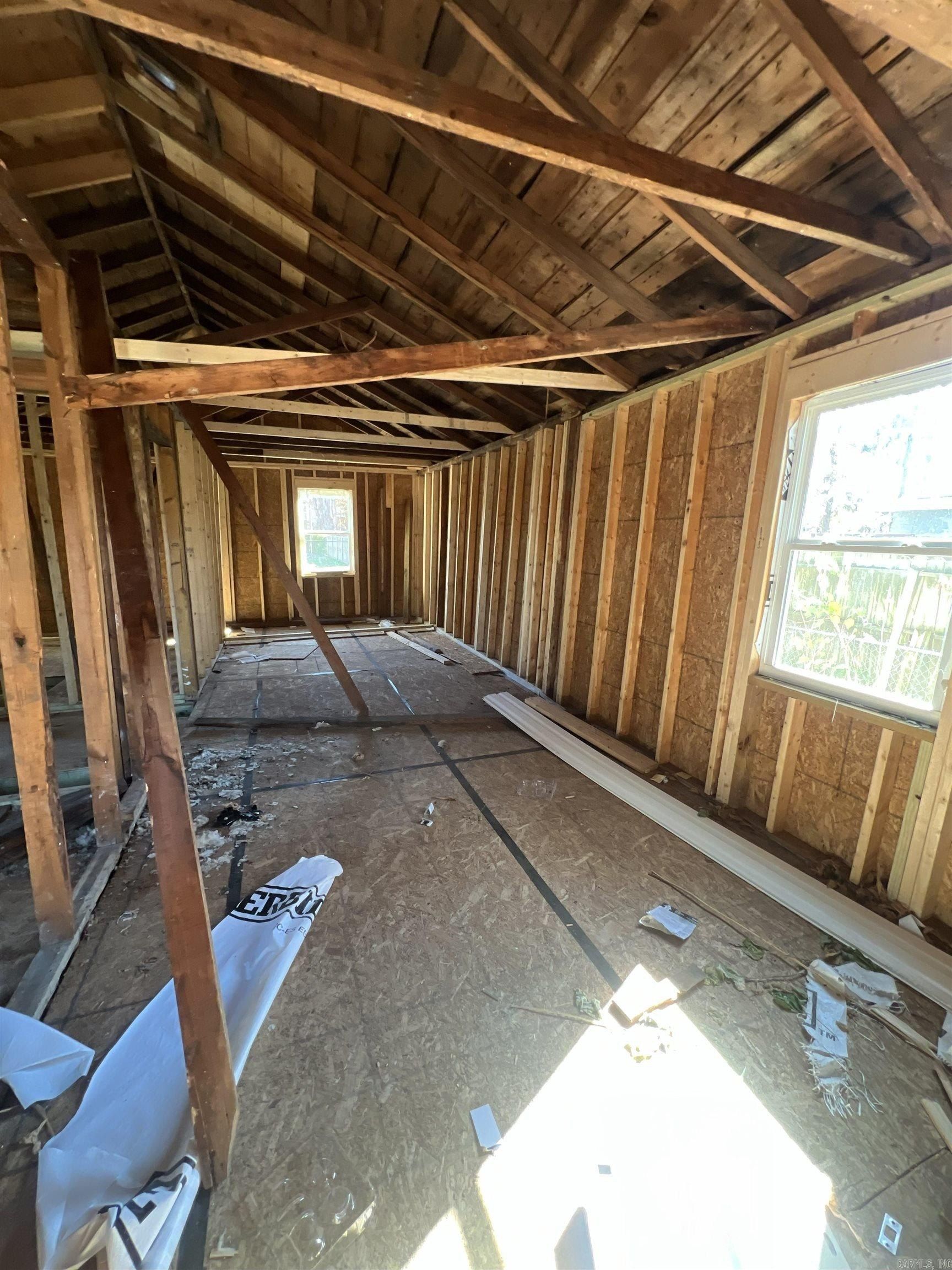 2 Mcarthur St. West Memphis, AR 72301