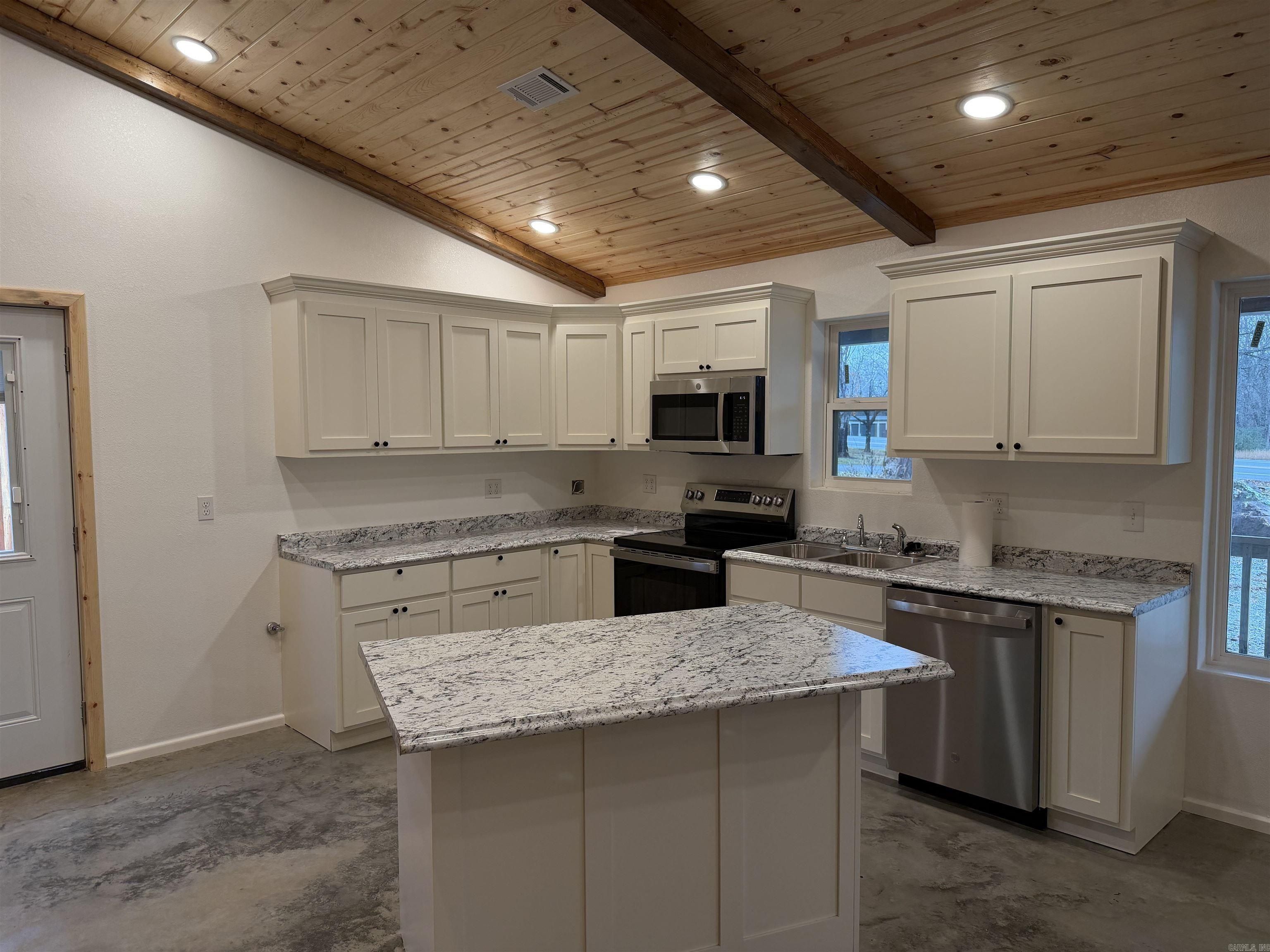 19903 Hwy 5. Mountain View, AR 72560