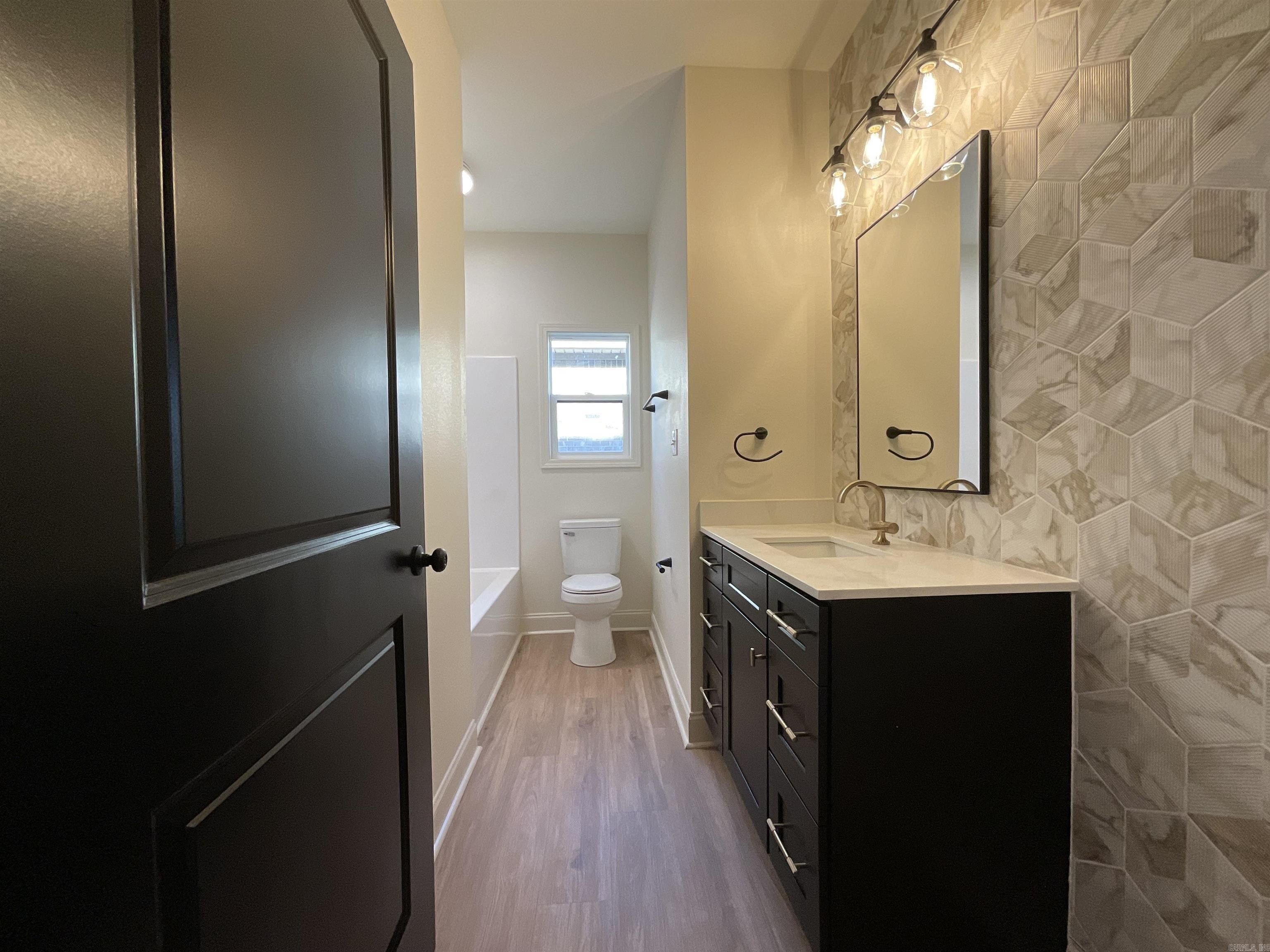 1005 N Jeff Davis Avenue. Jacksonville, AR 72076