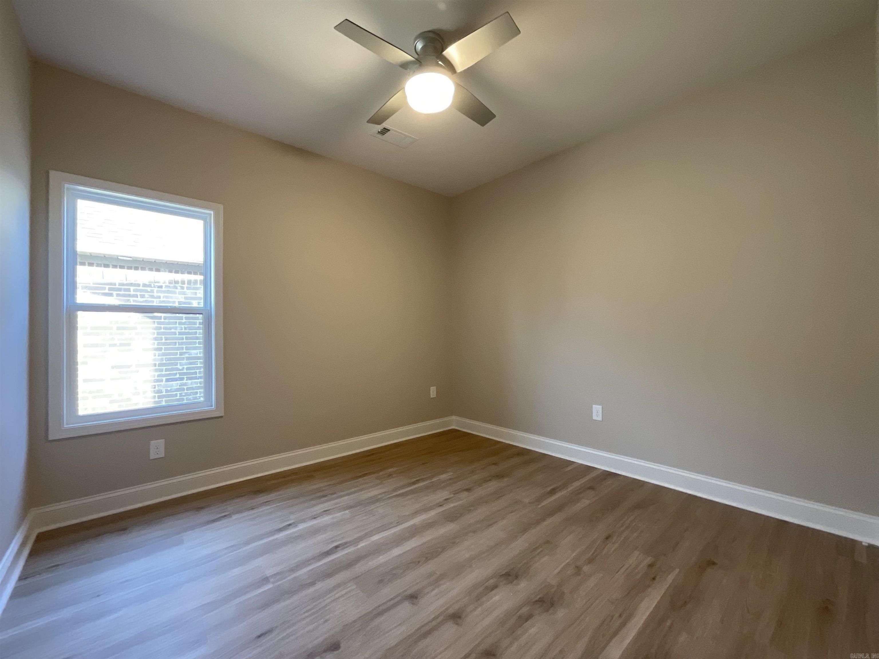 1019 N Jeff Davis Avenue. Jacksonville, AR 72076