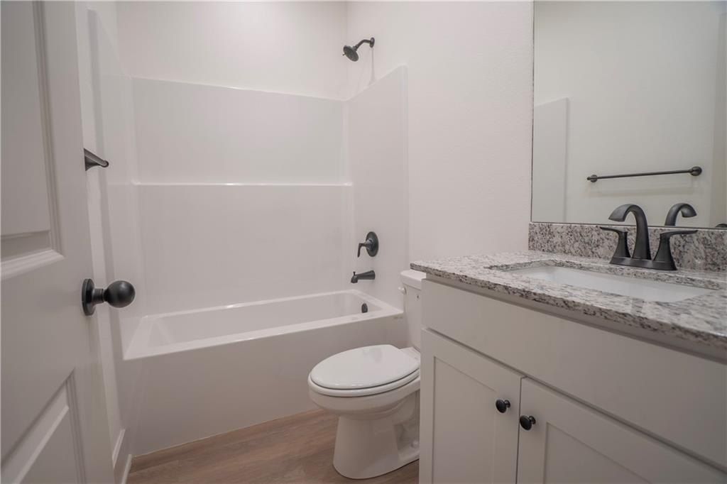 1 Lynn  Ln. Bella Vista, AR 72714