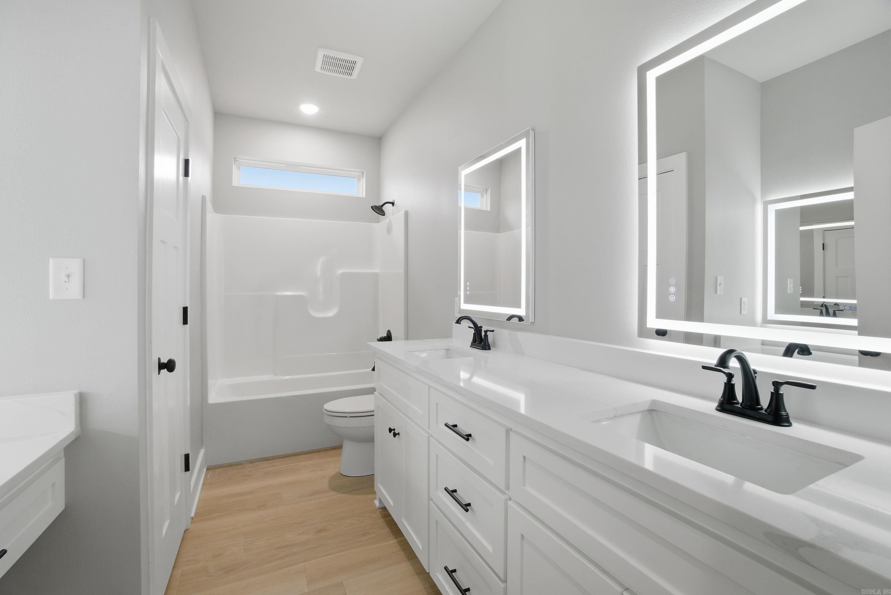 75 Emerald Lane. Greers Ferry, AR 72067