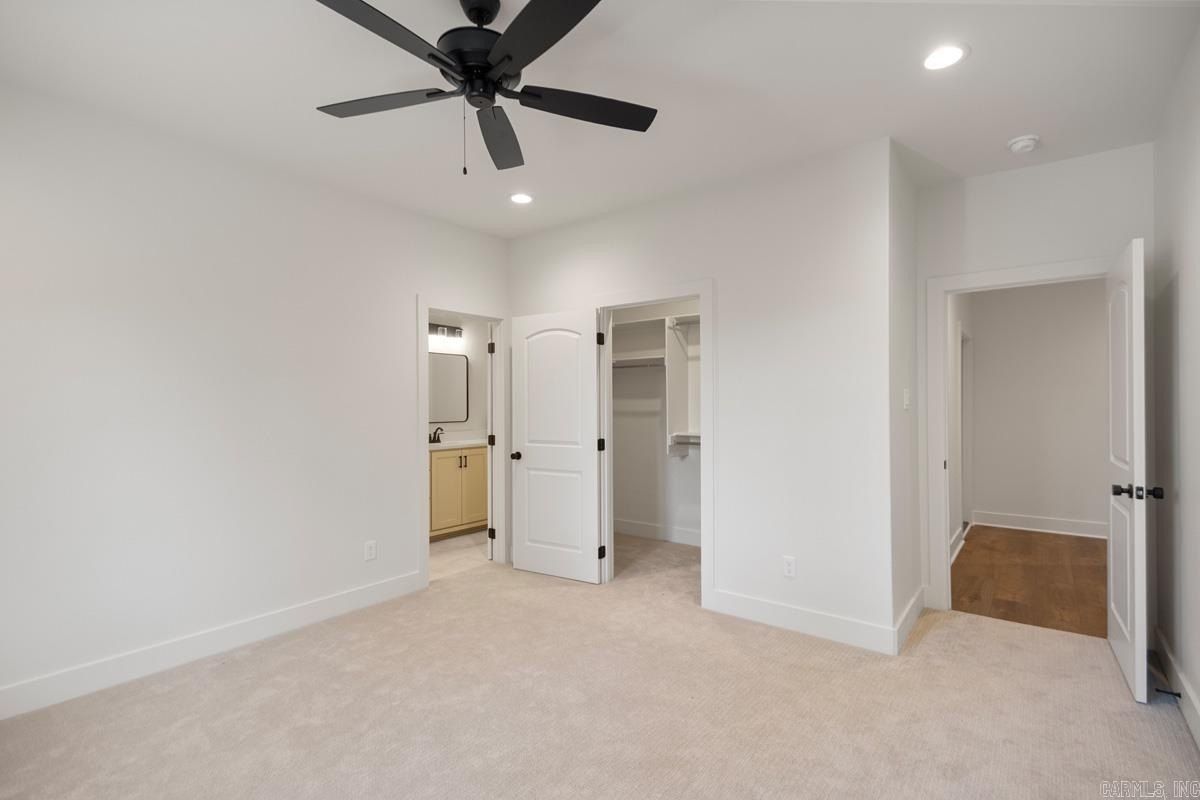 17105 Valley View Loop. Roland, AR 72135