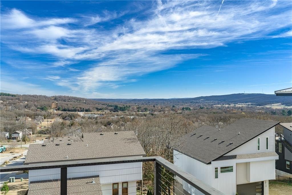 111  S Paddock  Loop. Fayetteville, AR 72701