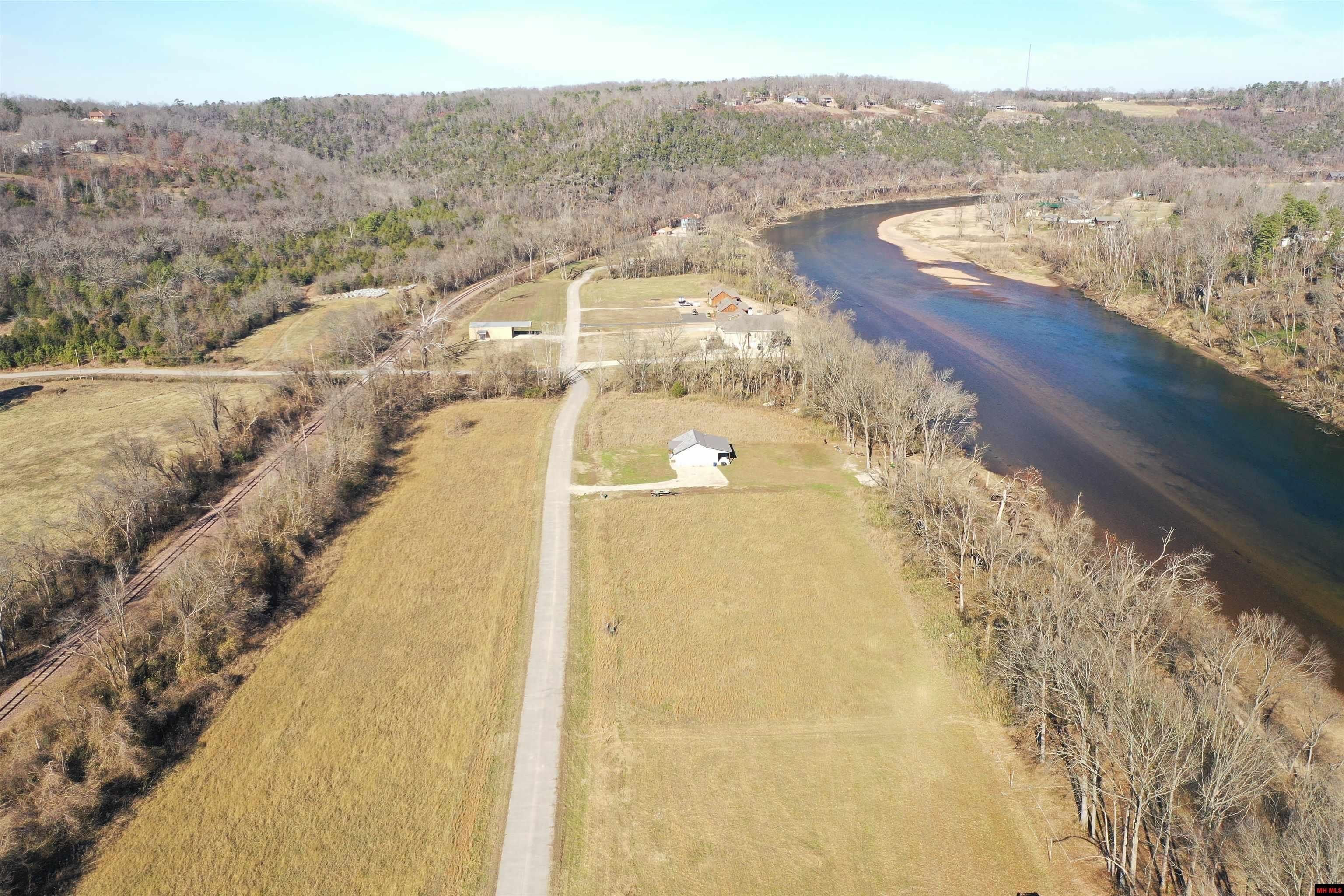 82 Travis Terrace. Norfork, AR 72658