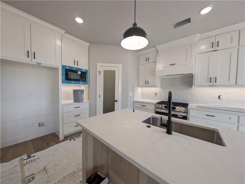 4916 Farmhouse  St. Springdale, AR 72762