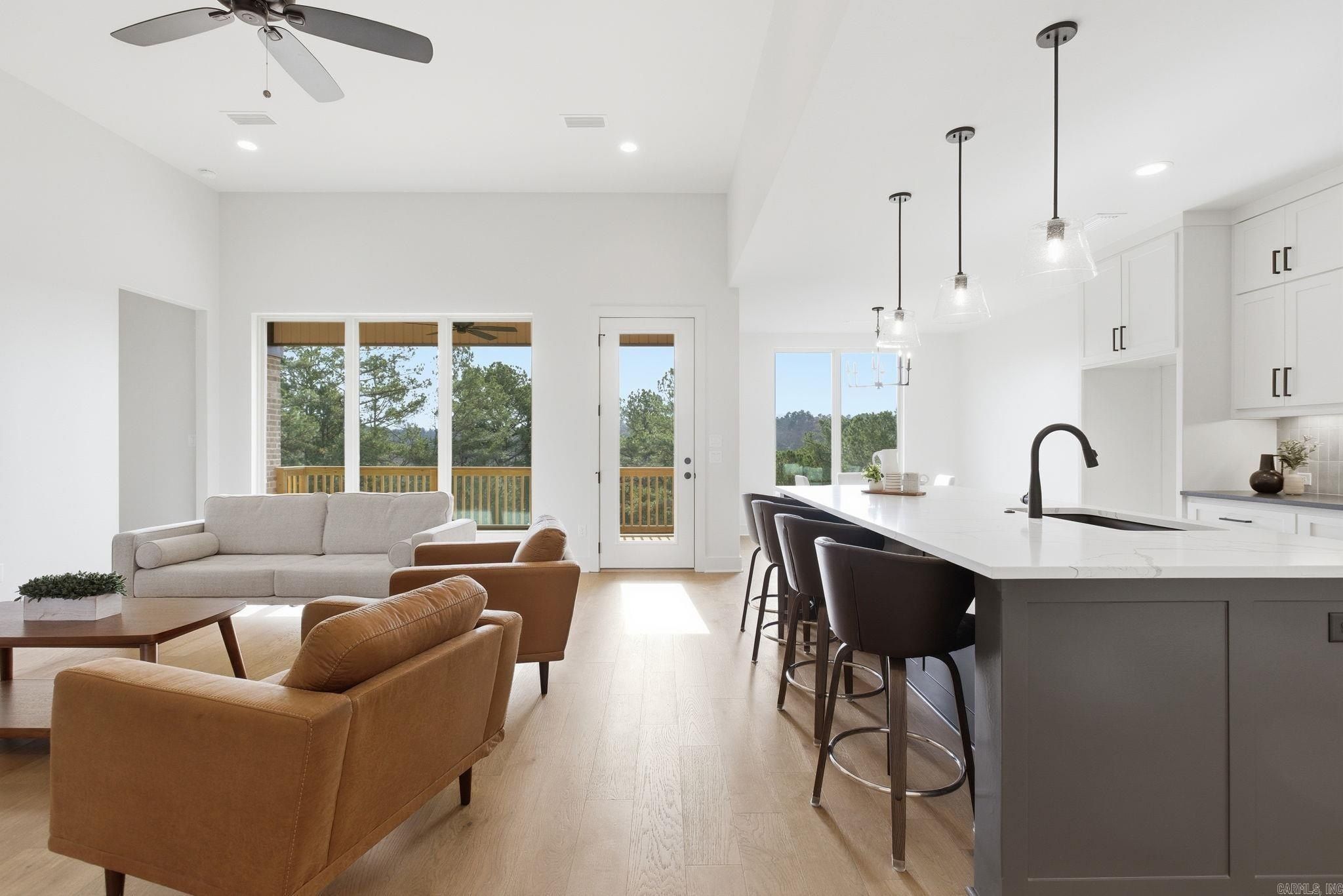 173 Ridgeview Trail. Maumelle, AR 72113