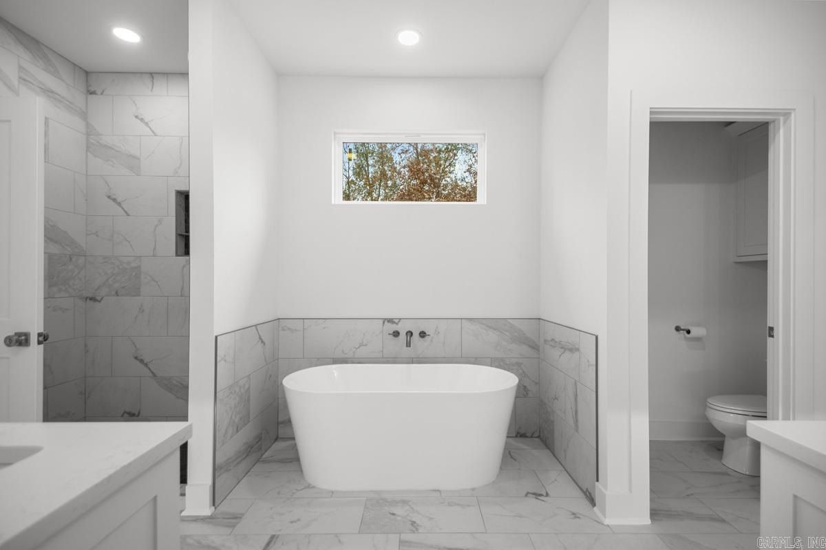 107 Sawgrass Drive. Benton, AR 72015