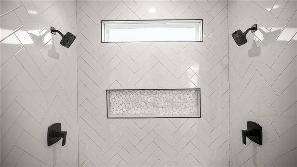 8460 Pleasant Valley  Rd. Gentry, AR 72734