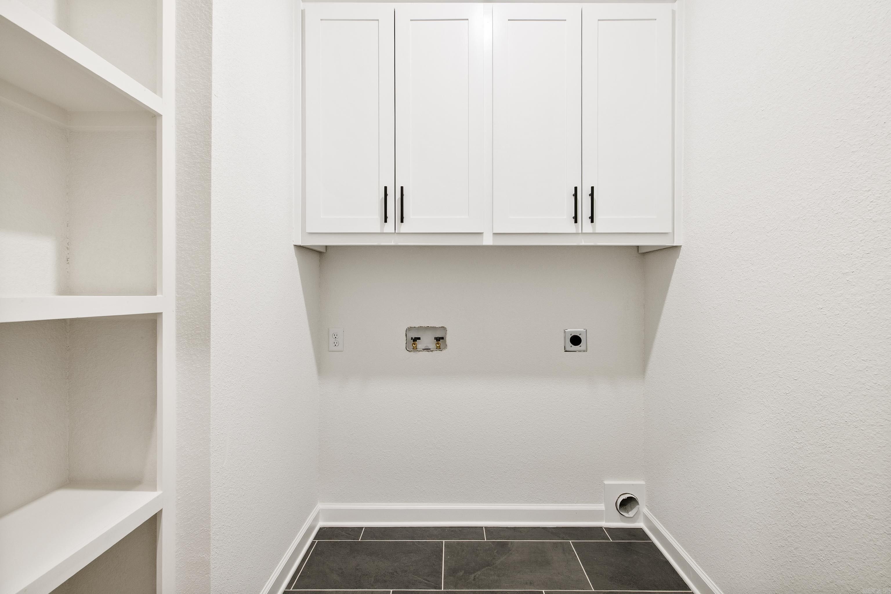 10388 Narrows. Benton, AR 72019