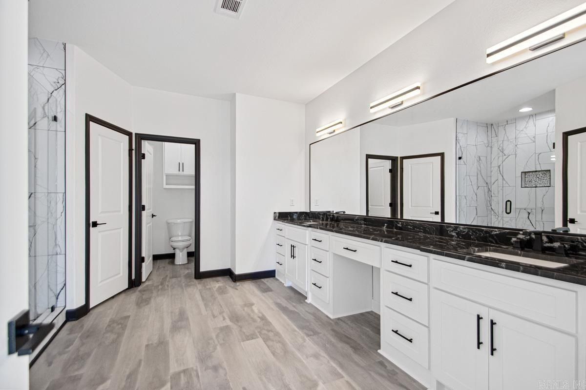 1064 Duke Drive. Bauxite, AR 72011