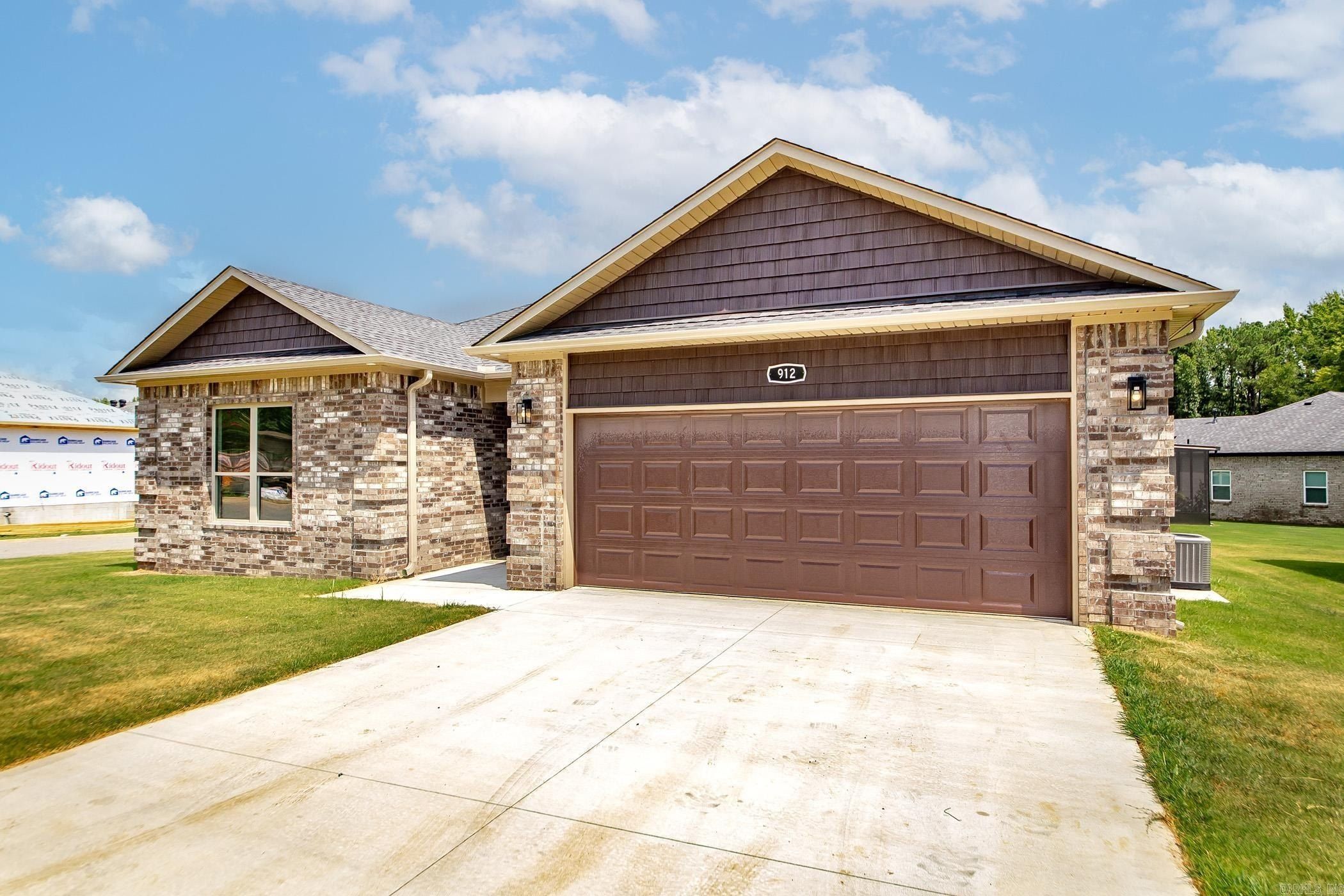 912 E Dell Vista Cove. Cabot, AR 72023