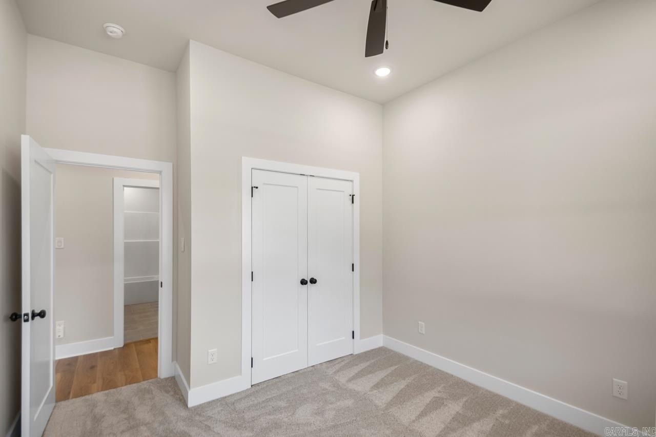 3892 Spencer Crossing Drive. Benton, AR 72019