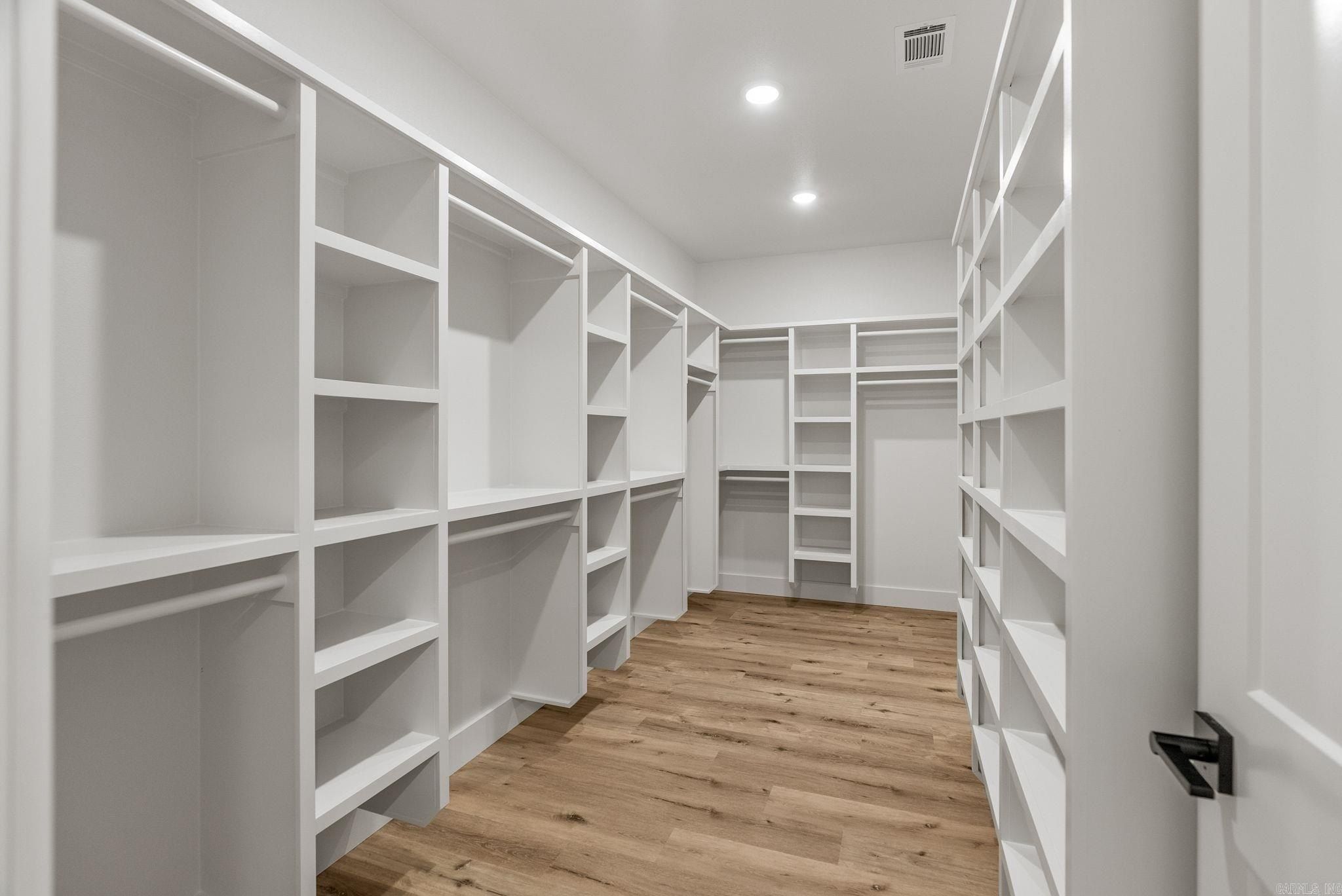 35 Elrod Drive. Greers Ferry, AR 72067