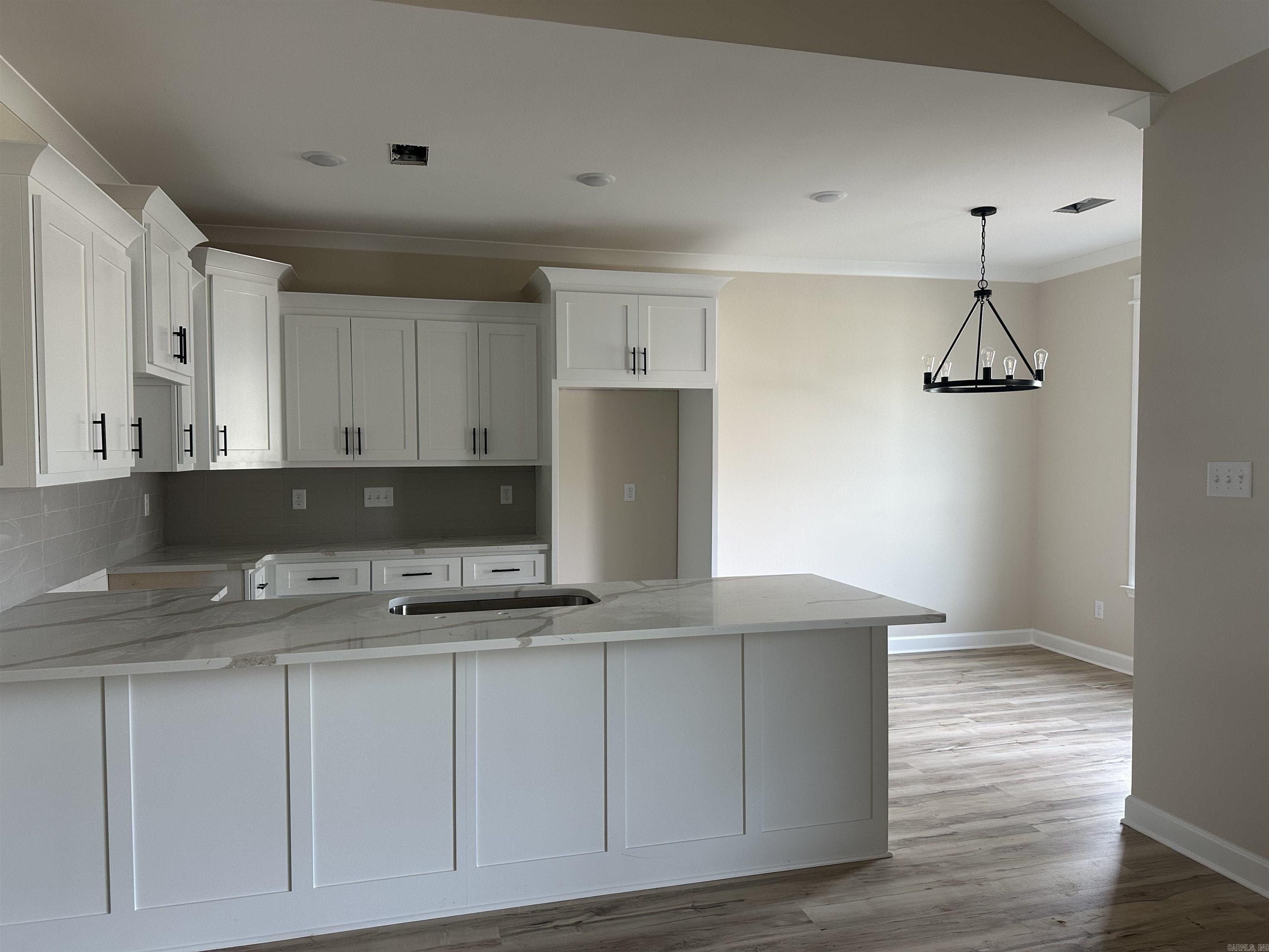 914 W Dell Vista Cove. Cabot, AR 72023