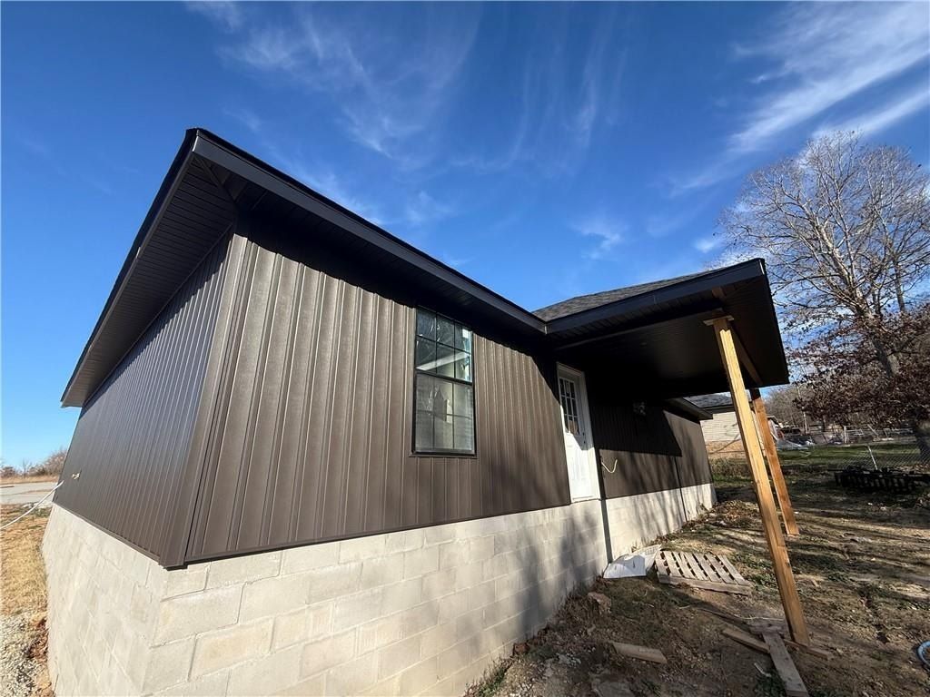 140 Mae. Huntsville, AR 72740