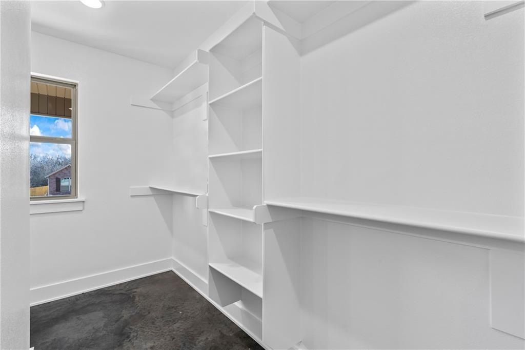 86  W Watson  Ln. Farmington, AR 72730