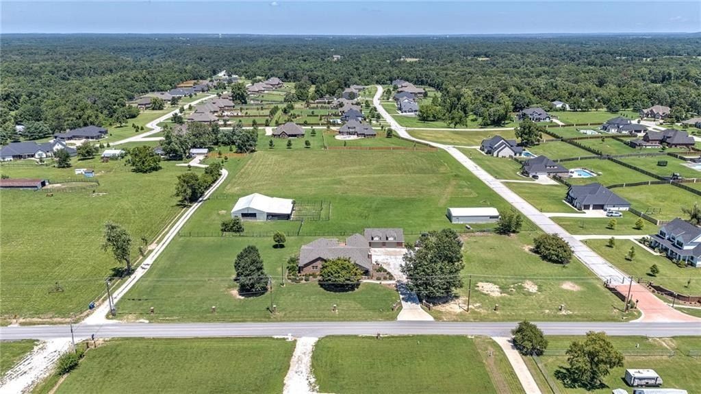 4002 Rolling Meadows  Dr. Rogers, AR 72756