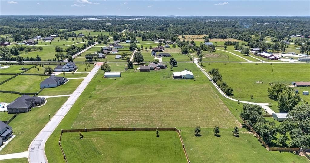 4006 Rolling Meadows  Dr. Rogers, AR 72756