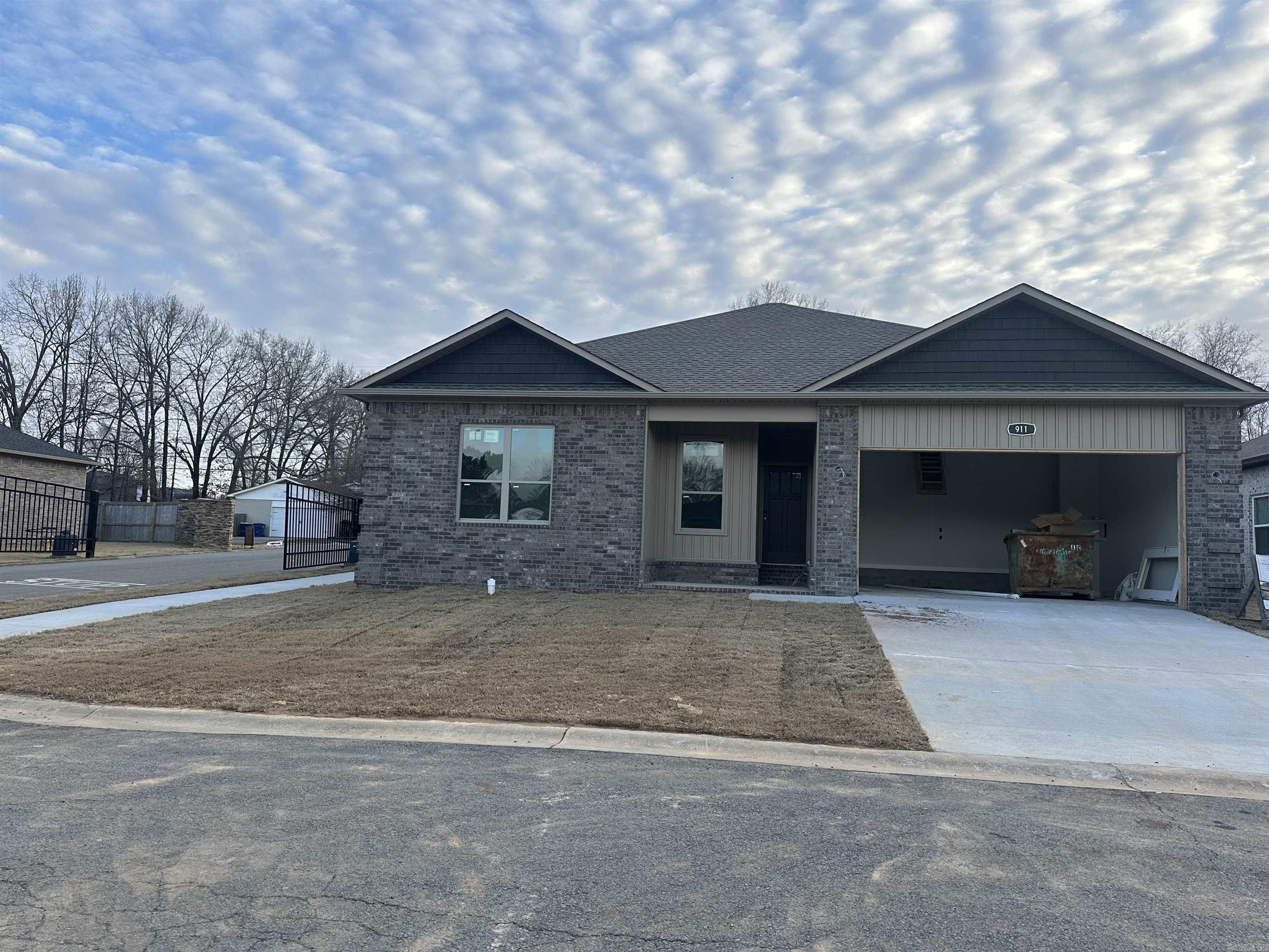 911 W Dell Vista Cove. Cabot, AR 72023