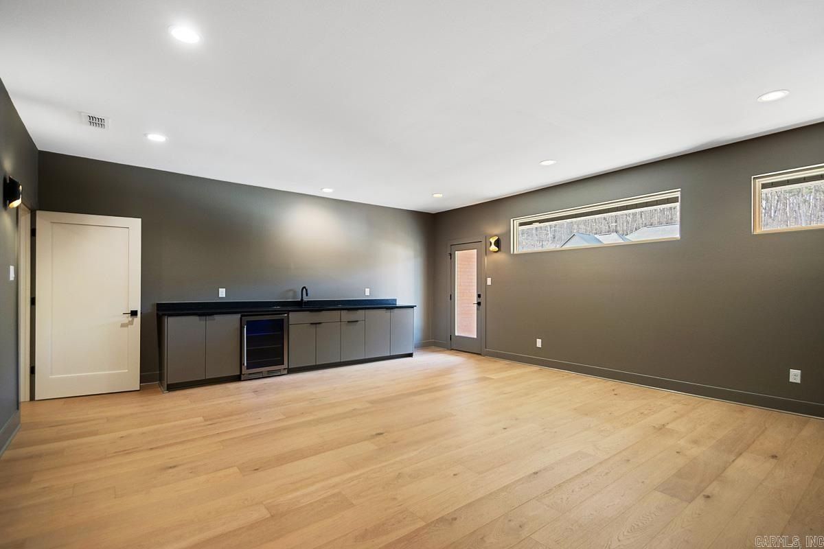 225 Abington Circle. Little Rock, AR 72223