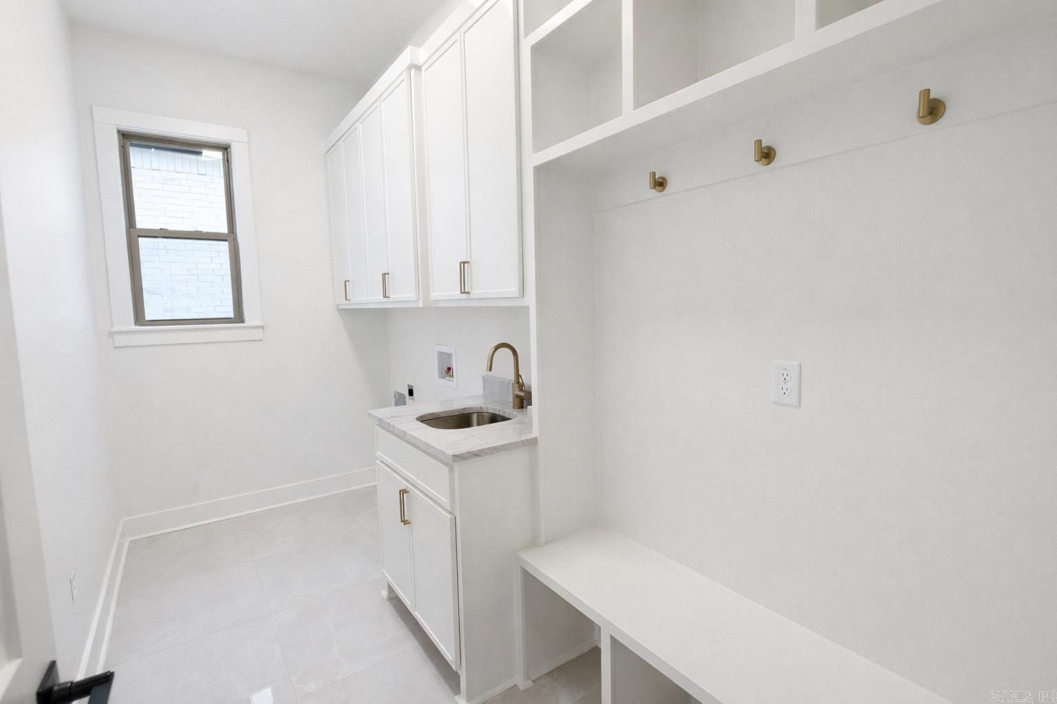 111 Kinley Loop. Little Rock, AR 72223