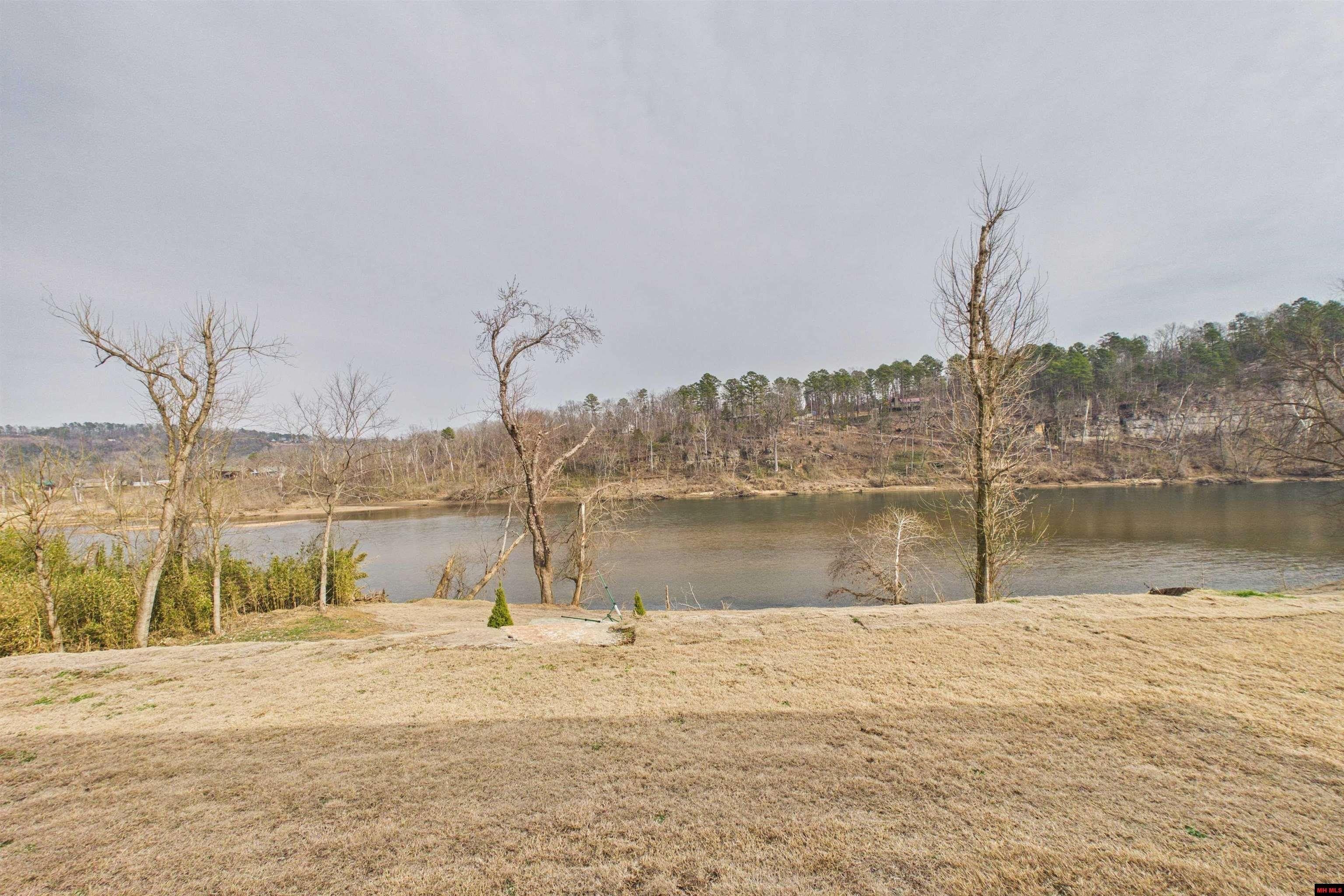 77 Nathan Terrace. Norfork, AR 72658