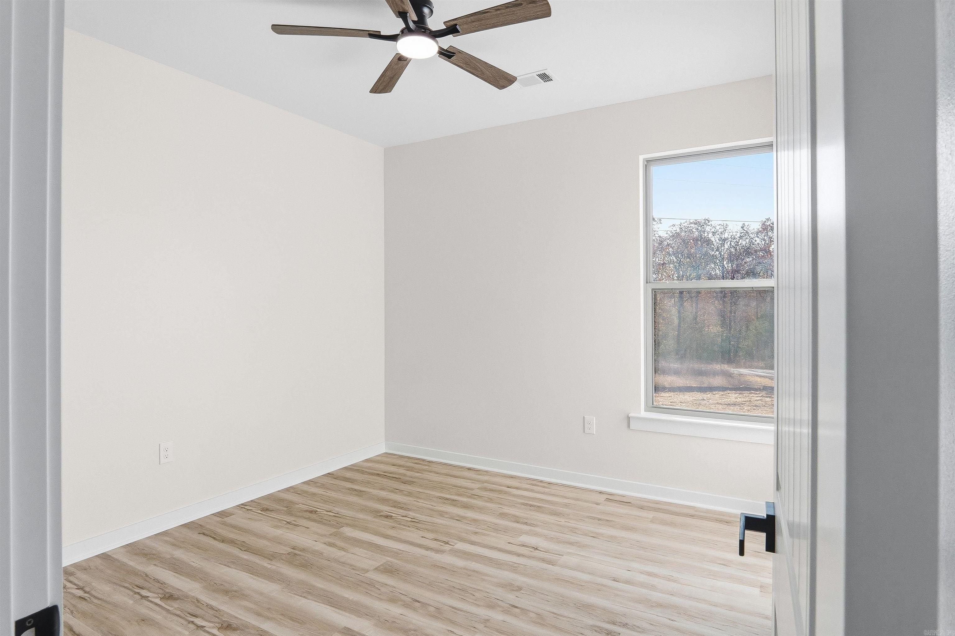 504 Madeleine. Austin, AR 72007