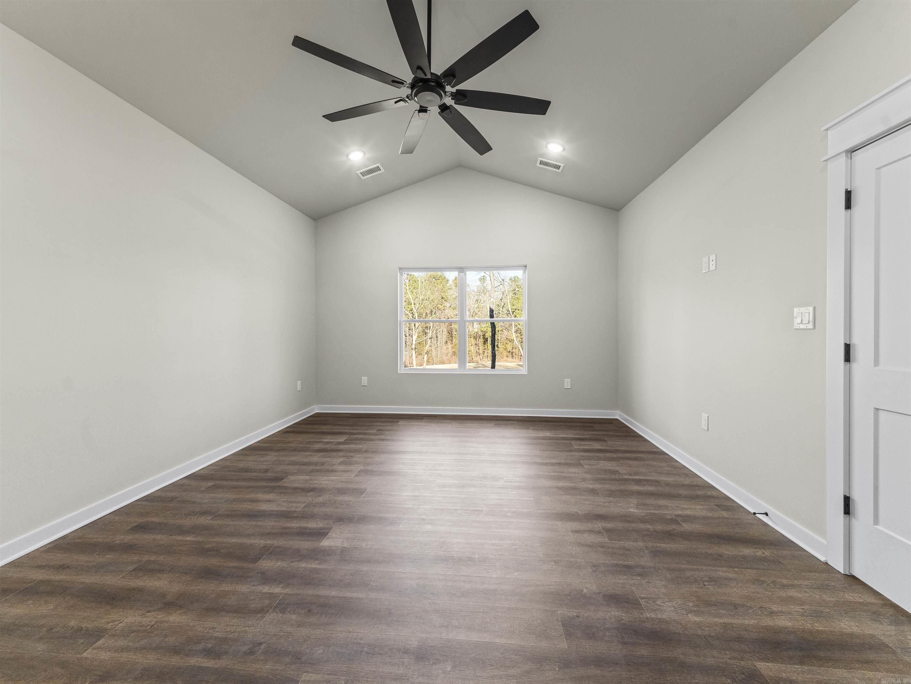 28 Darro Way. Hot Springs Village, AR 71909