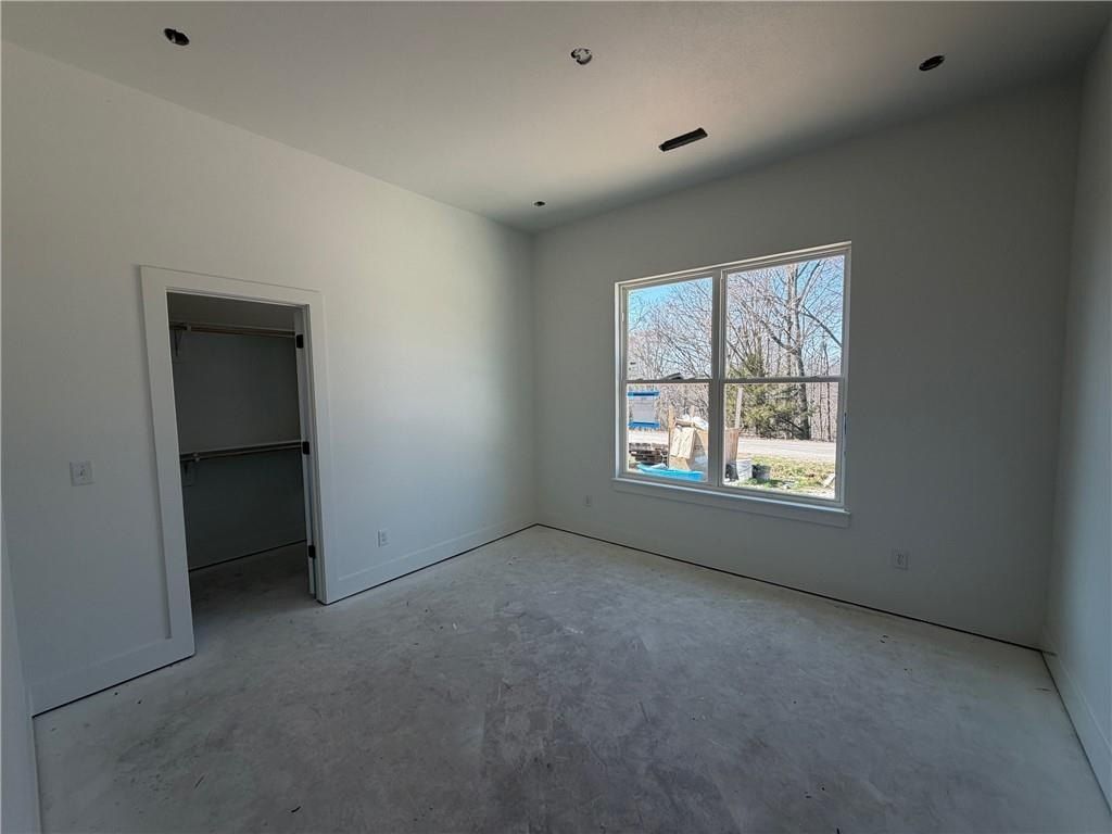 41  S Cheshnut  Dr. Bella Vista, AR 72714