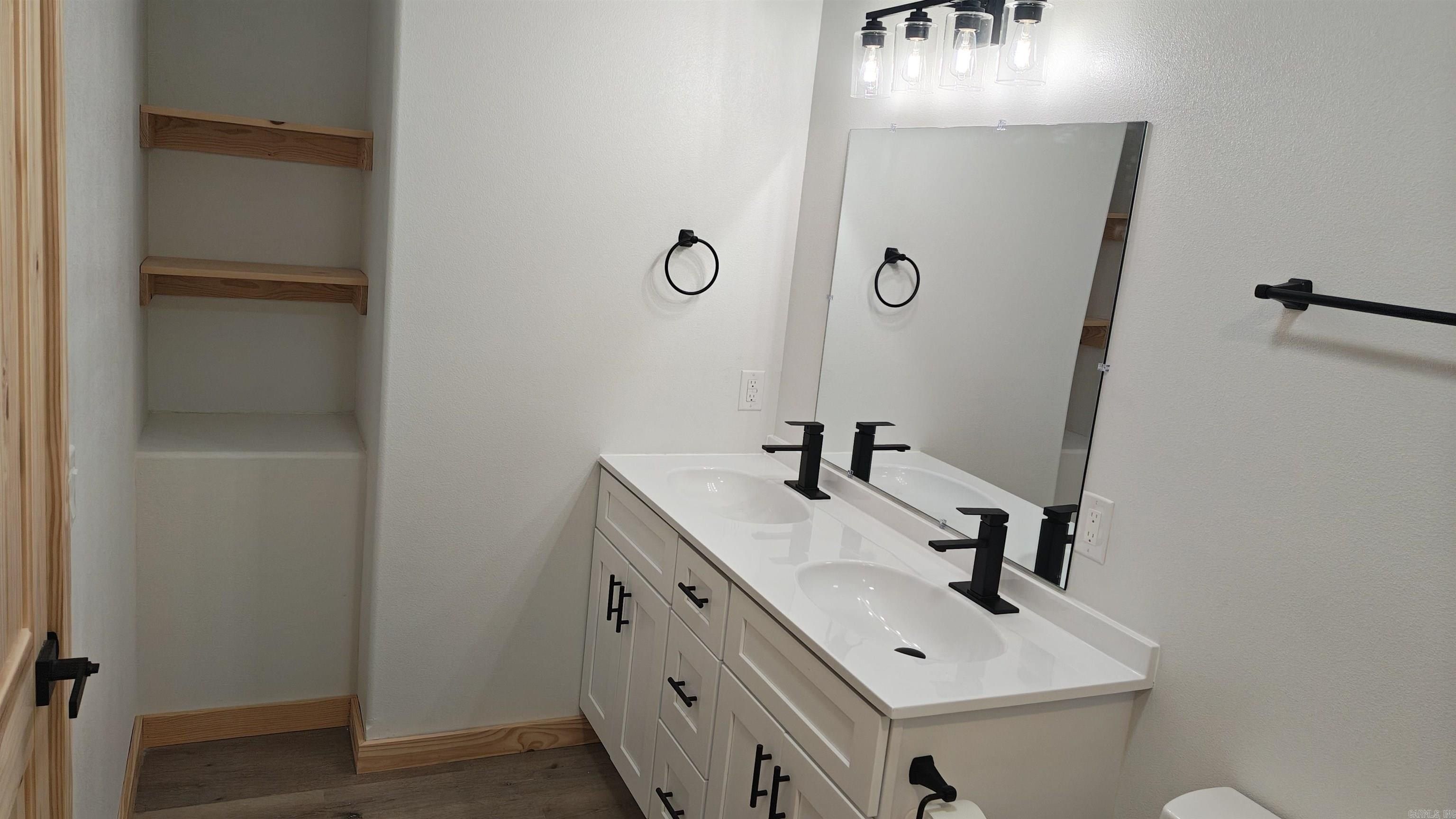 600 Frances Cove Road. Mountain View, AR 72560