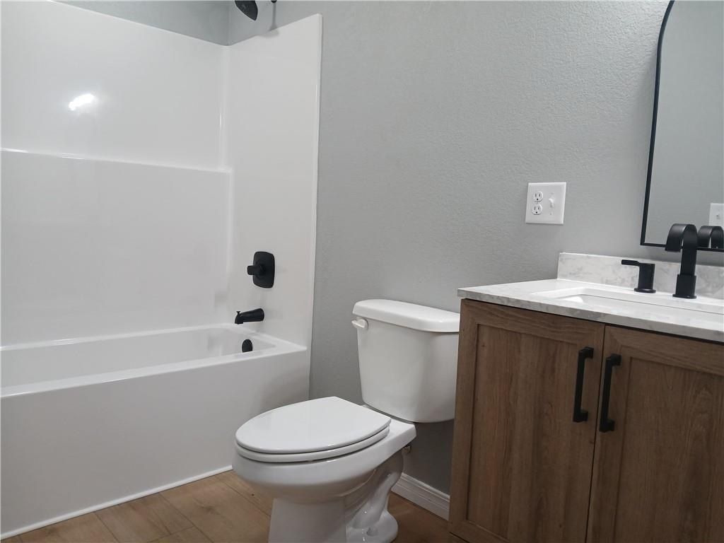 902  S Springfield  St. Green Forest, AR 72638