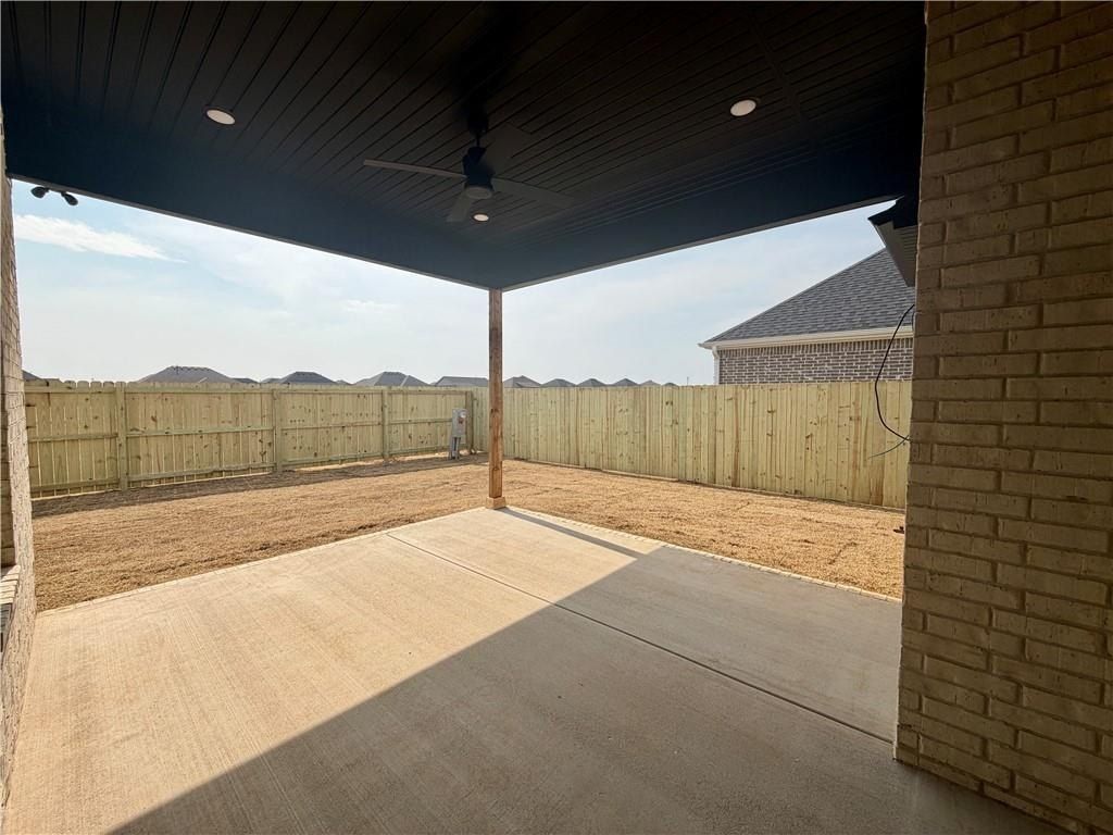 675 Primitivo Avenue. Tontitown, AR 72762