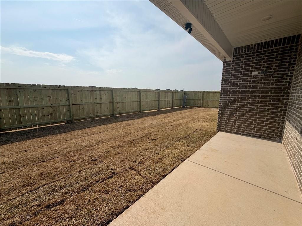 689 Primitivo Avenue. Tontitown, AR 72762