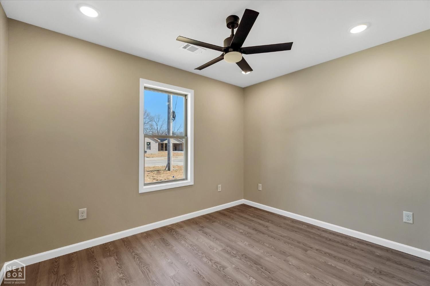 100 Weston Cove. Brookland, AR 72417