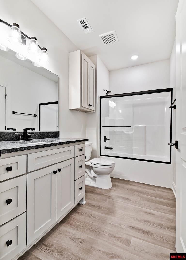 1035 Nottington Street. Mountain Home, AR 72653