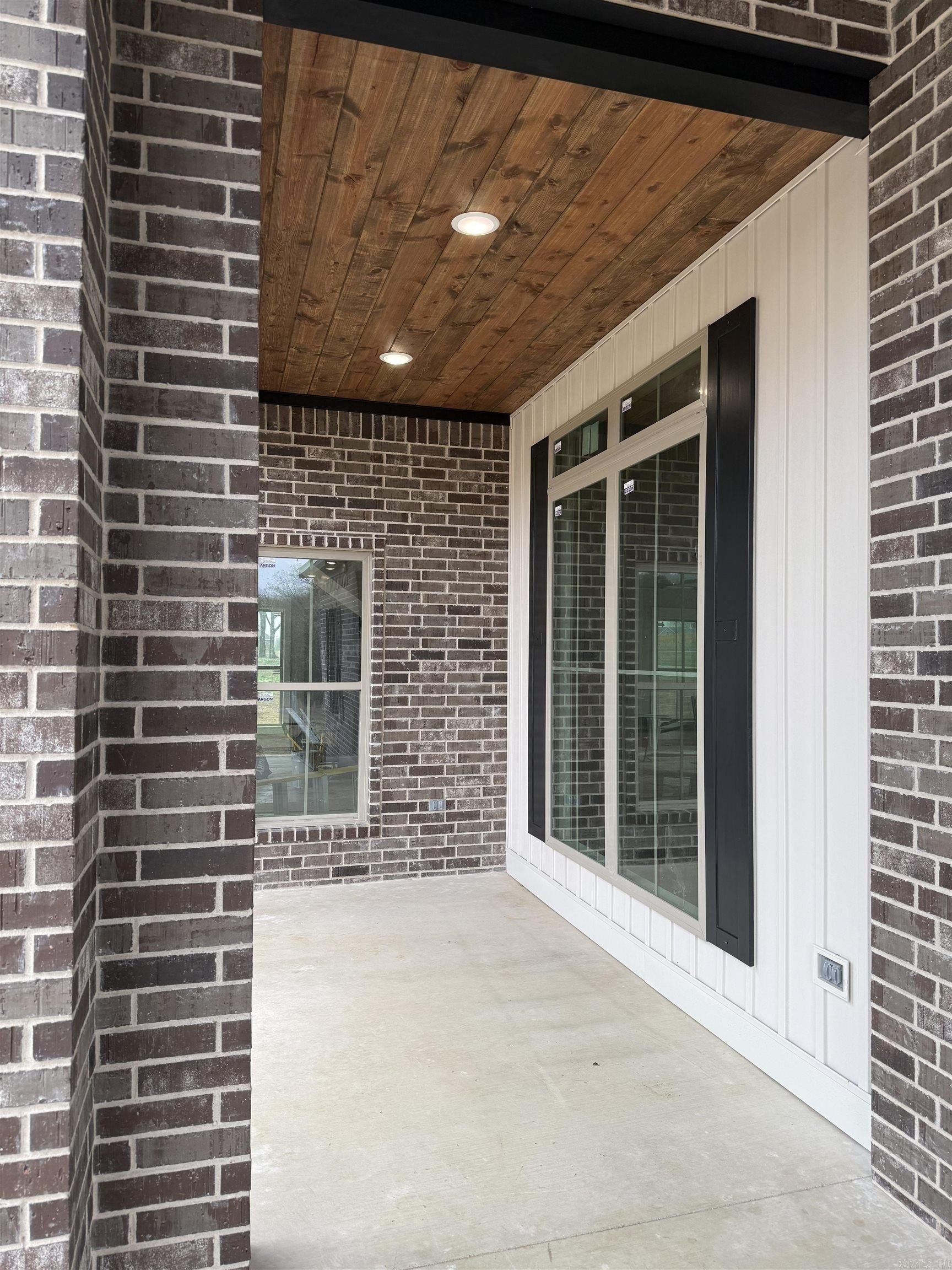 2115 Secretariat Way. Searcy, AR 72143