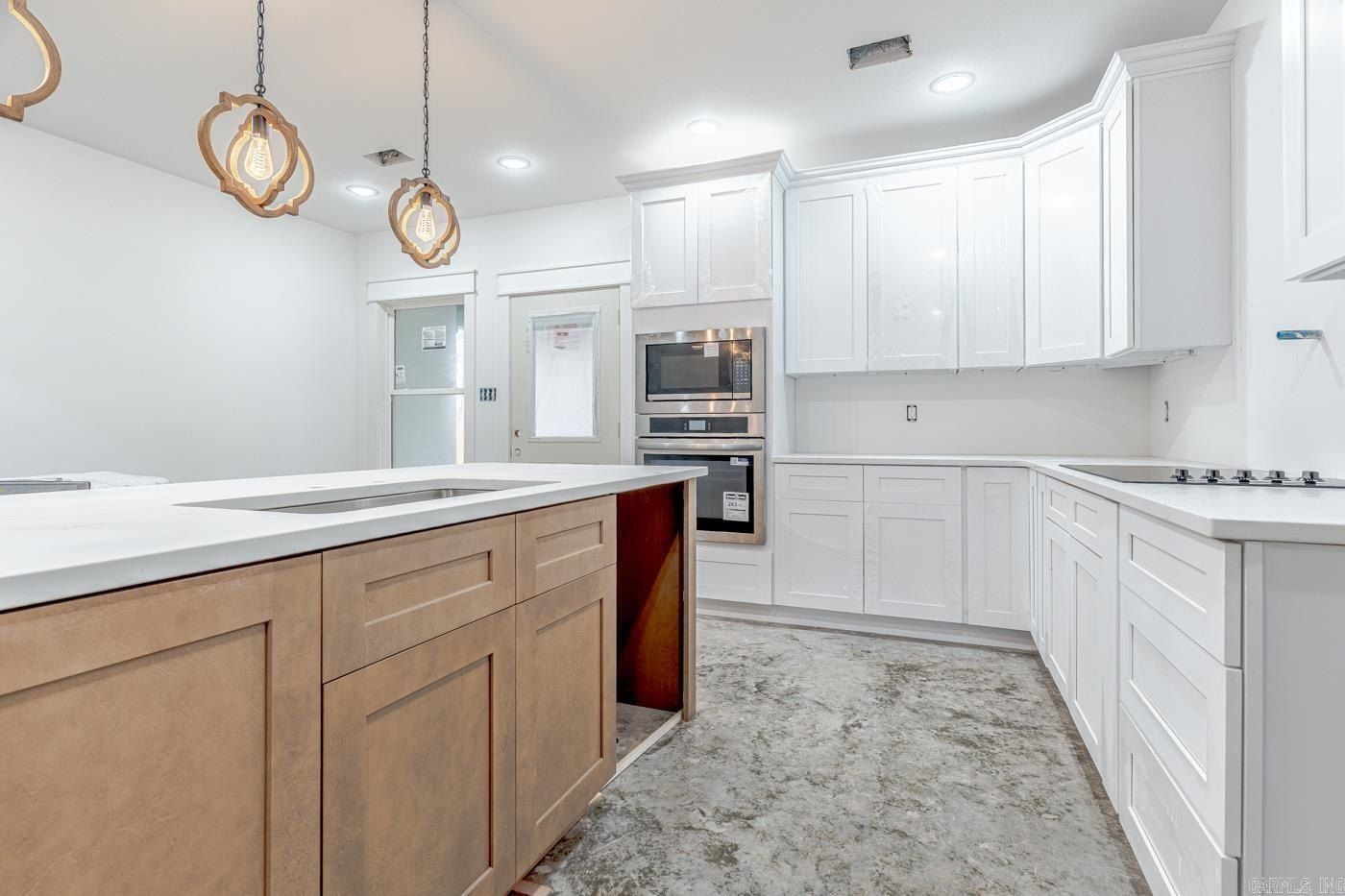 221 Woodland Trails. Bono, AR 72416