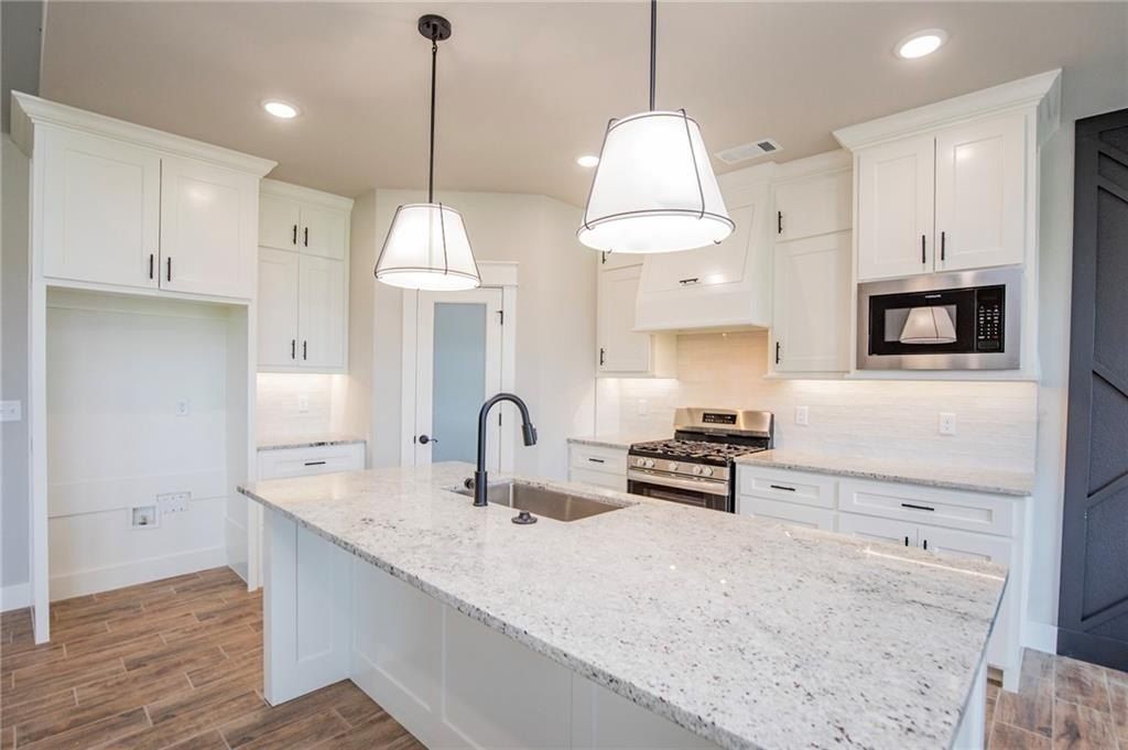 308 White Oak  St. Gentry, AR 72734