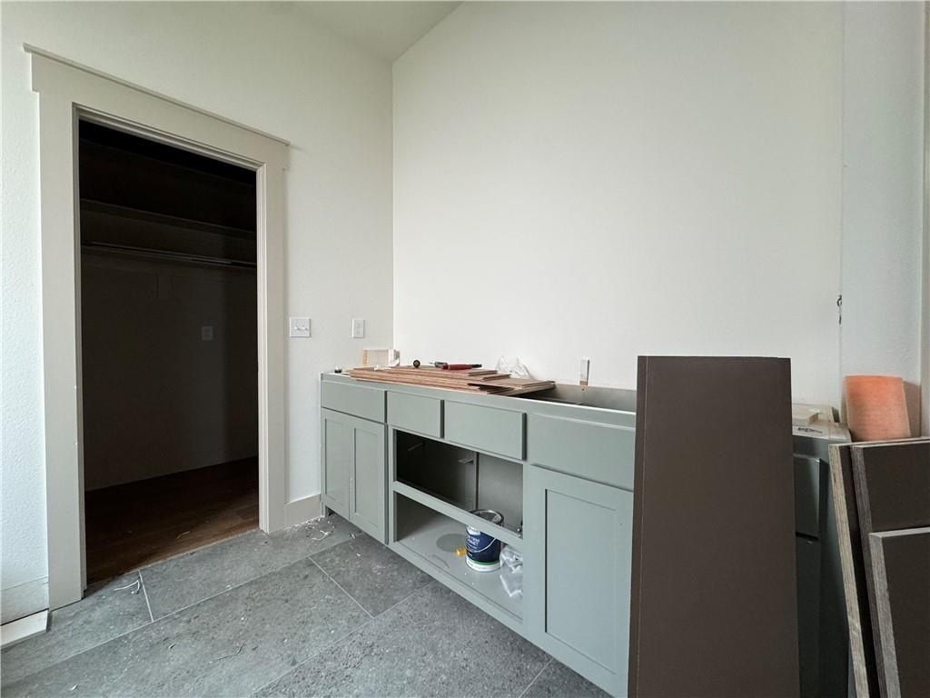 2333  W Seminole  Dr. Rogers, AR 72758