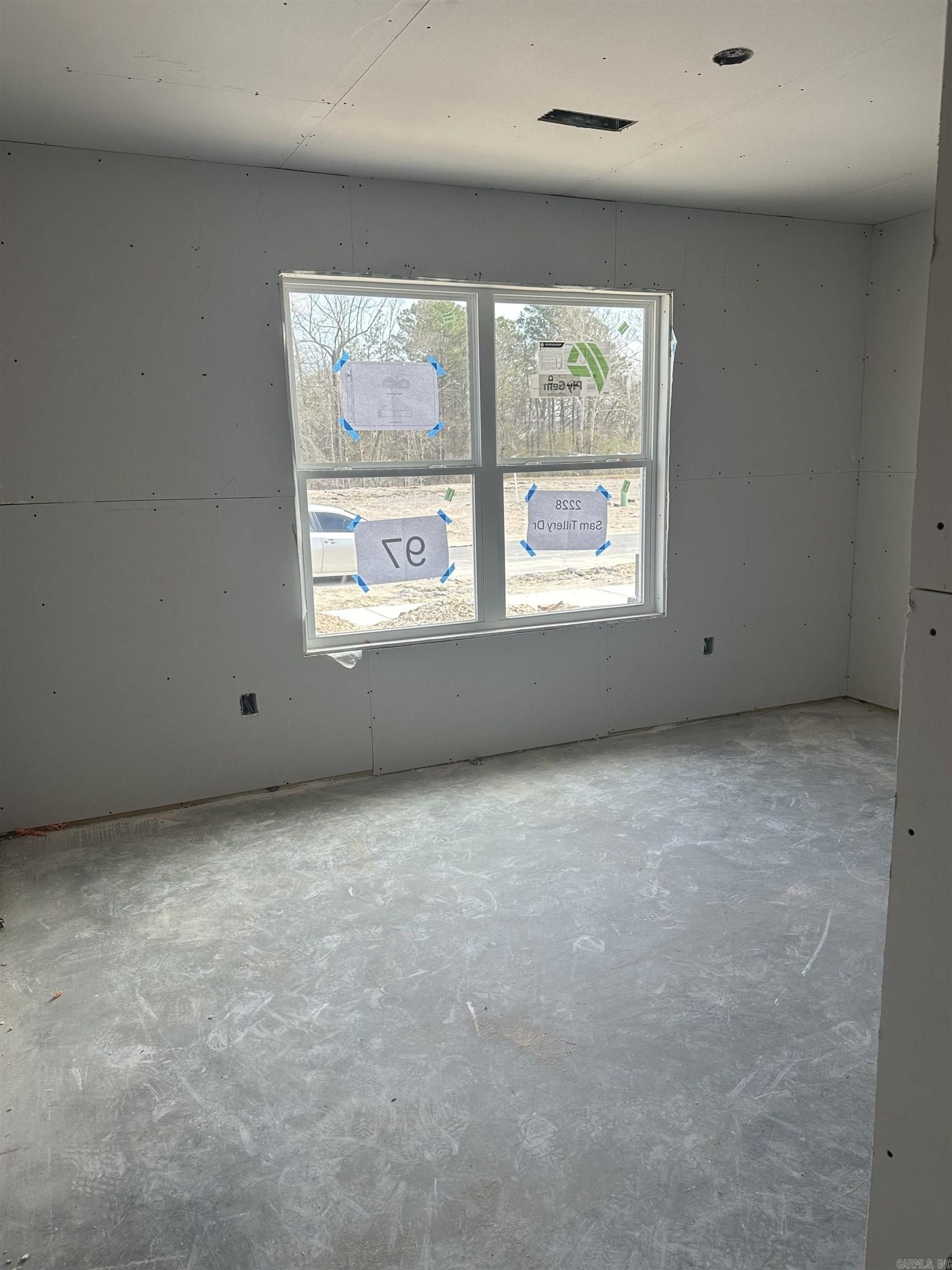 2228 Sam Tillery Drive. Alexander, AR 72002