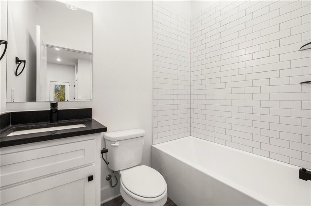 531  S Wood  Ave Unit 4. Fayetteville, AR 72701