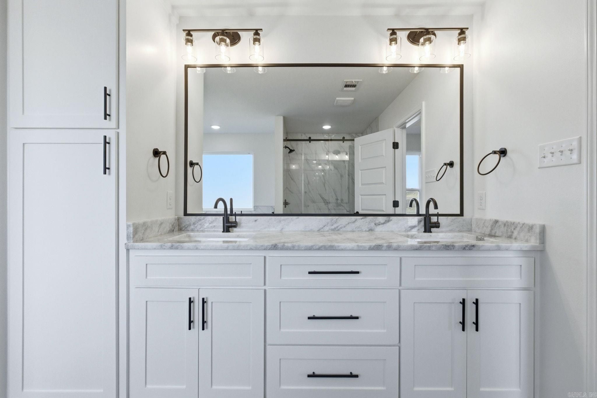 180 Kelton Lane. Hensley, AR 72065