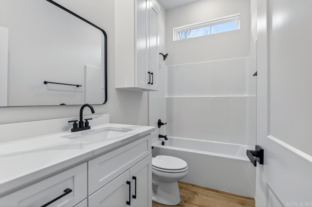 621 Valley Oak Drive. Sherwood, AR 72120