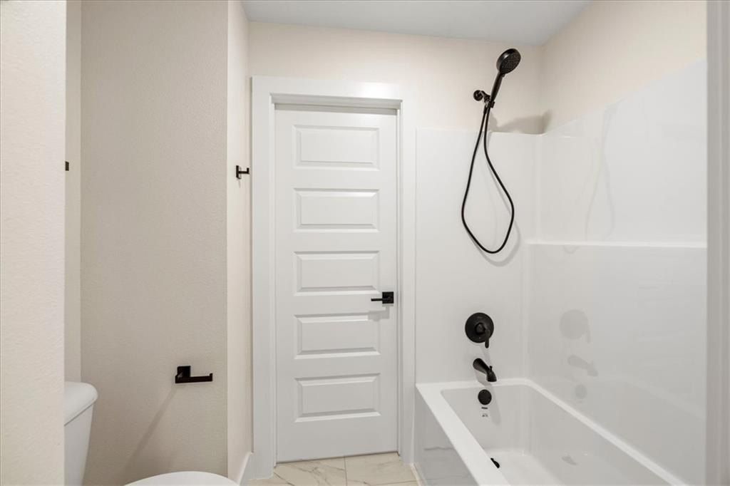 510 Bronco  St. Centerton, AR 72719