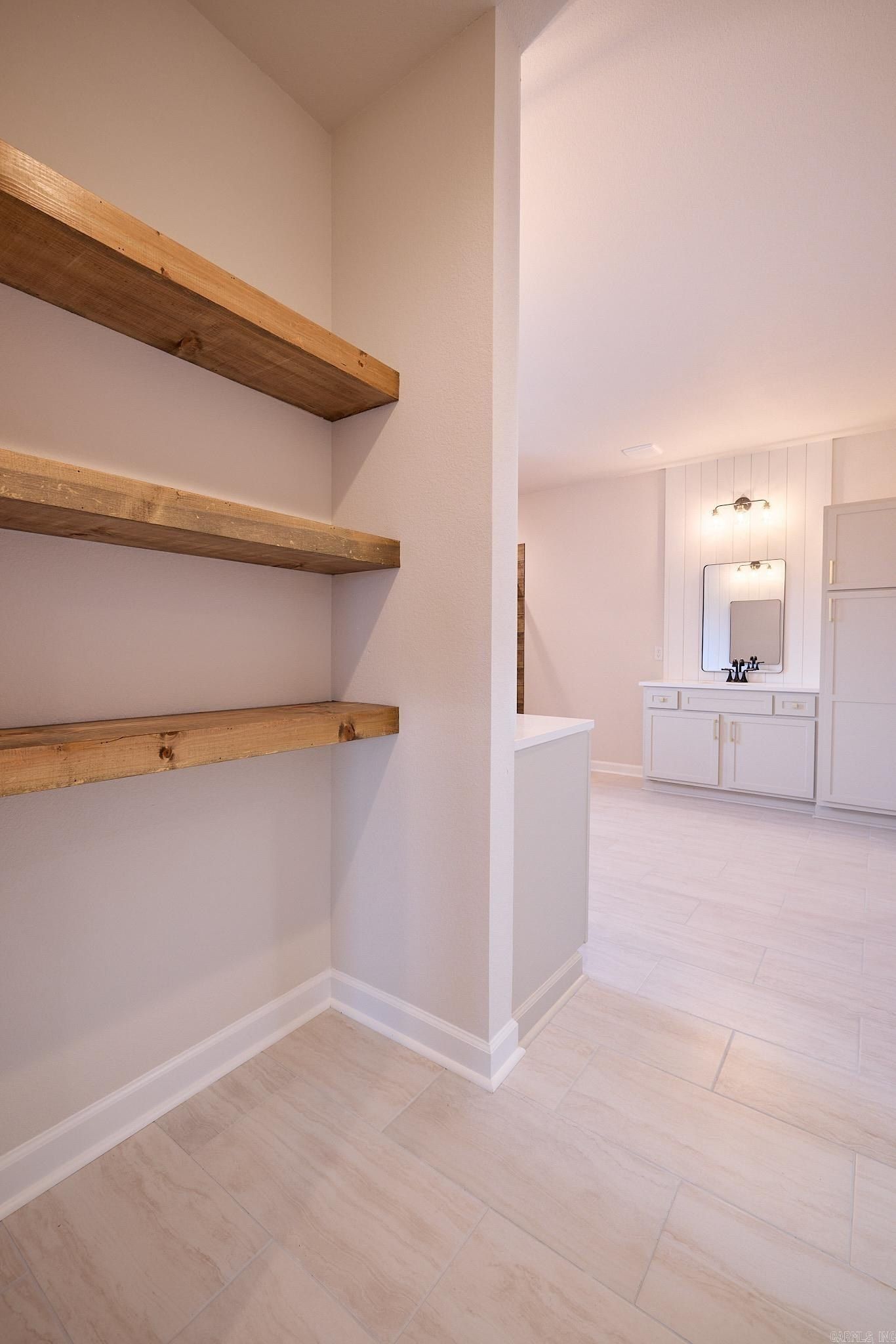 10557 W Miller Sardis Road. Bauxite, AR 72011