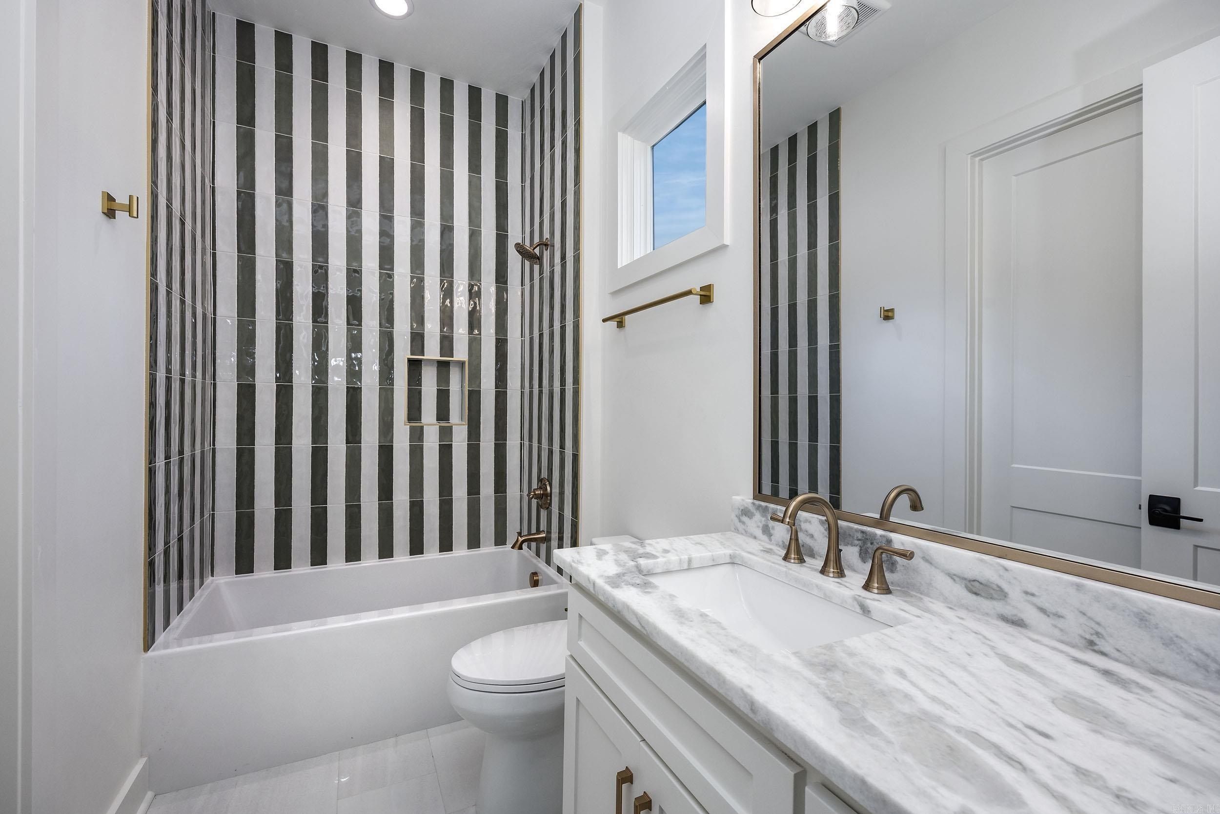 46 Miramont Circle. Little Rock, AR 72223